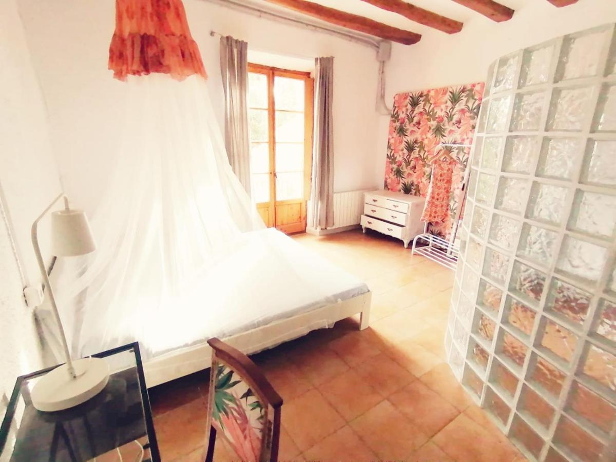 Maset Del Garraf Guest House Olesa de Bonesvalls Luaran gambar