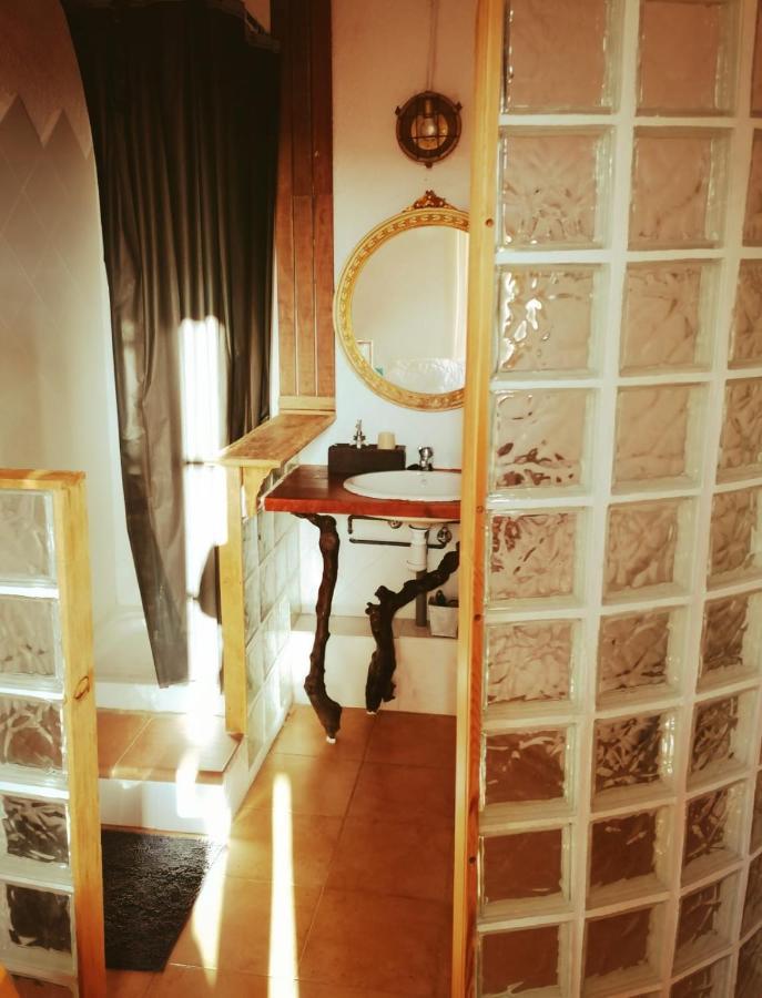 Maset Del Garraf Guest House Olesa de Bonesvalls Luaran gambar