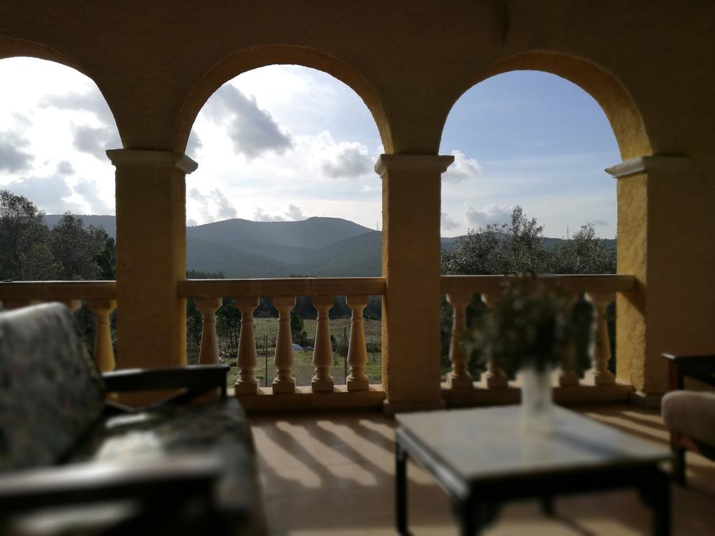 Maset Del Garraf Guest House Olesa de Bonesvalls Luaran gambar